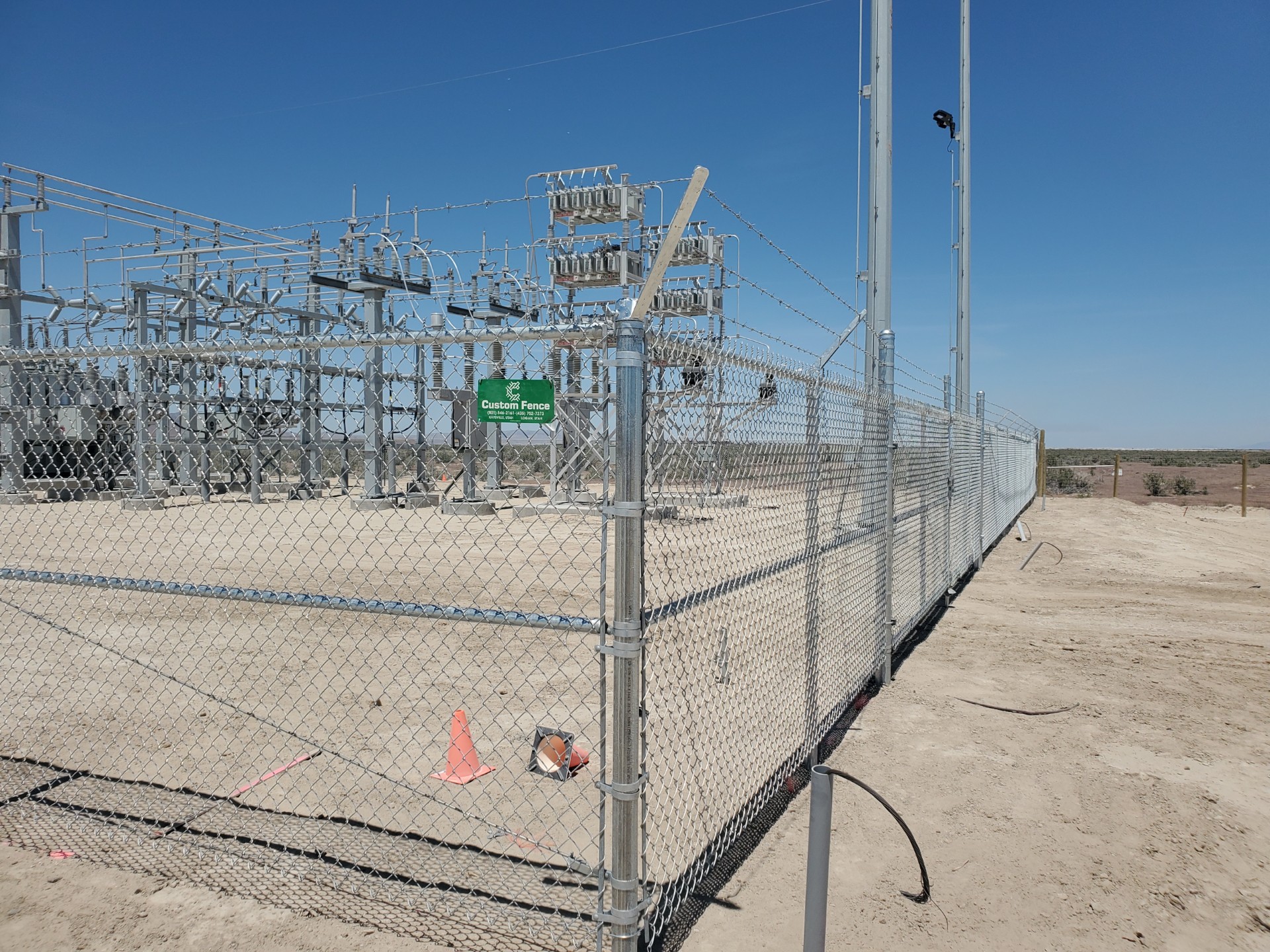 Temporary perimeter fence around a commercial project