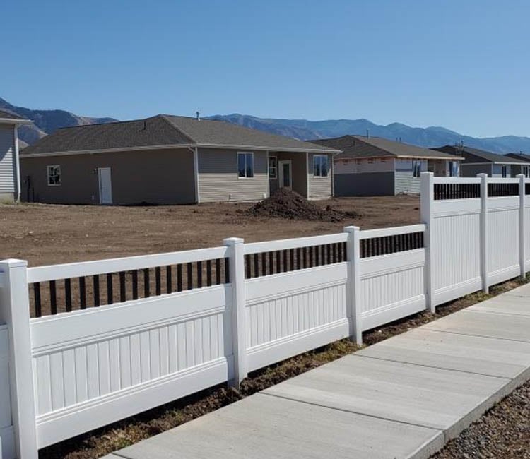 Vinyl fencing Utah — Custom Fence